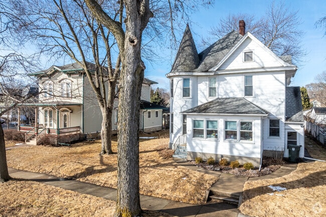 Historic homes can be found surrounding the small Downtown Cedar Falls area.