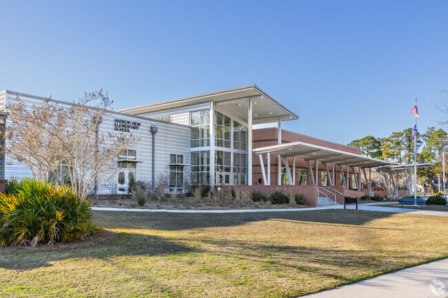 Harbor View Elementary School adequately prepares young minds to be lifelong learners.