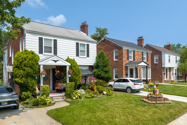 You can find Colonials lining the streets of Cornerstone Village.