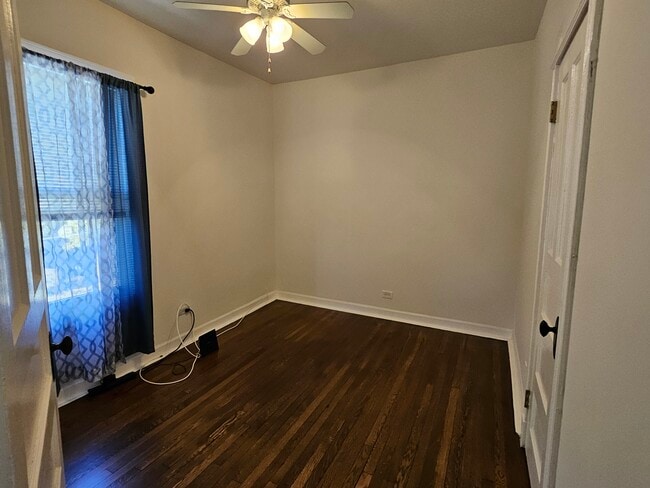 6942 S Dante Ave, Chicago, IL 60637 - photo 7