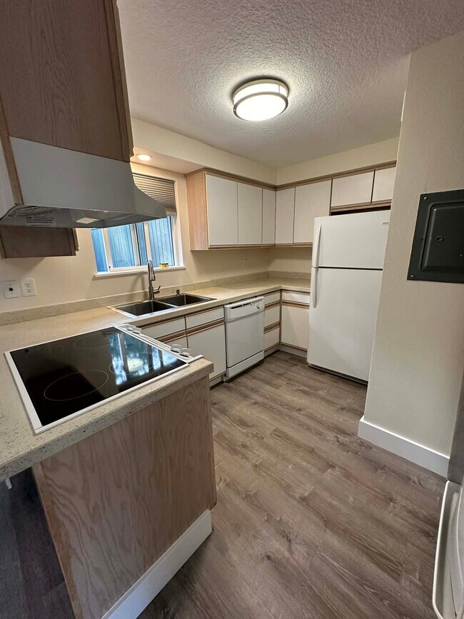 335 SW 1st St unit 2, Warrenton, OR 97146 - photo 4