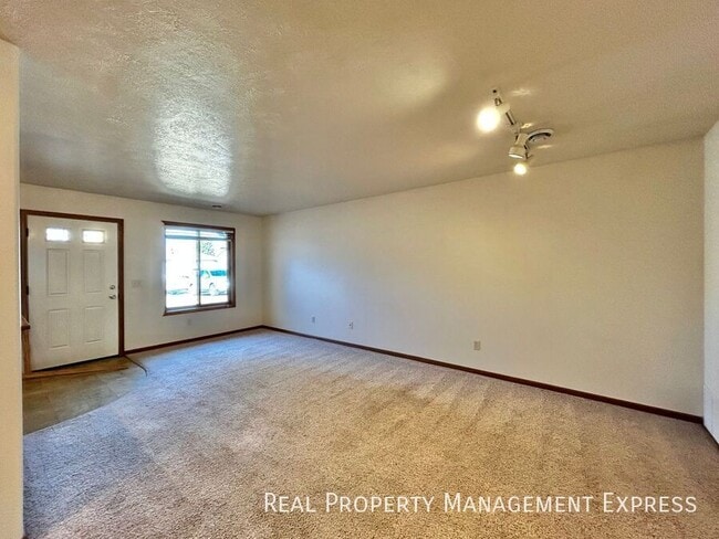 402 9th Ave, Brandon, SD 57005 - photo 3