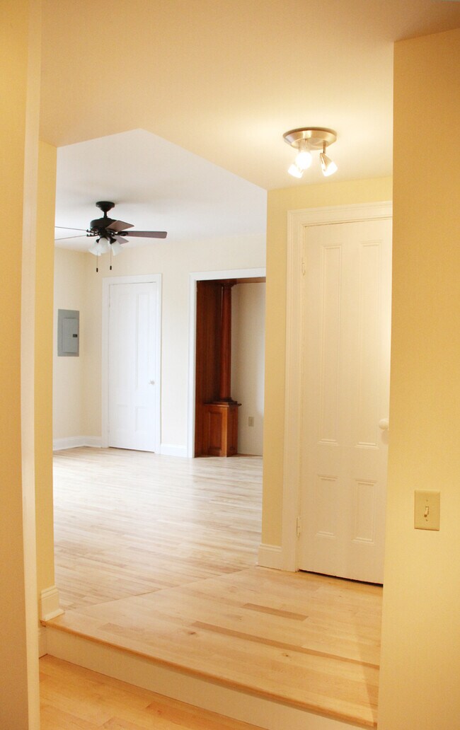 16 Grant St unit 5, Burlington, VT 05401 - photo 2