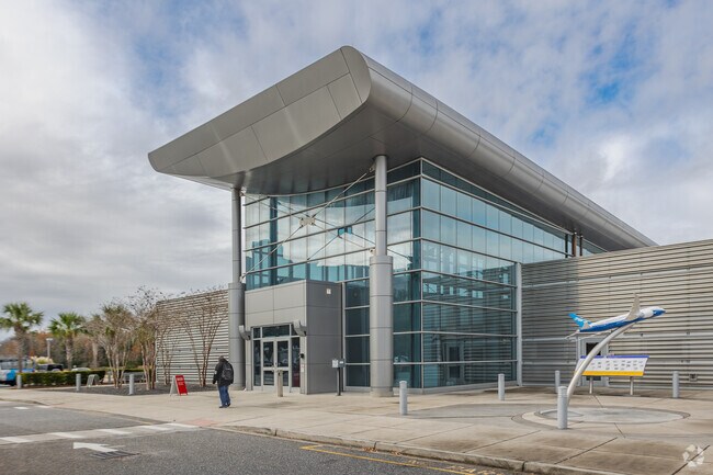 Boeing is a large employer that is easily accessible for Summerville residents.