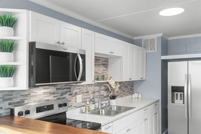 111 Kahului Beach Rd unit D328, Kahului, HI 96732 - photo 5