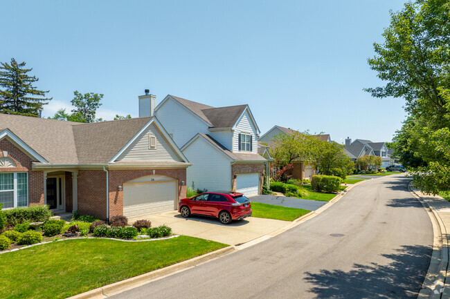 Southwest St Charles homes have well-maintained lawns to be enjoyed by families.