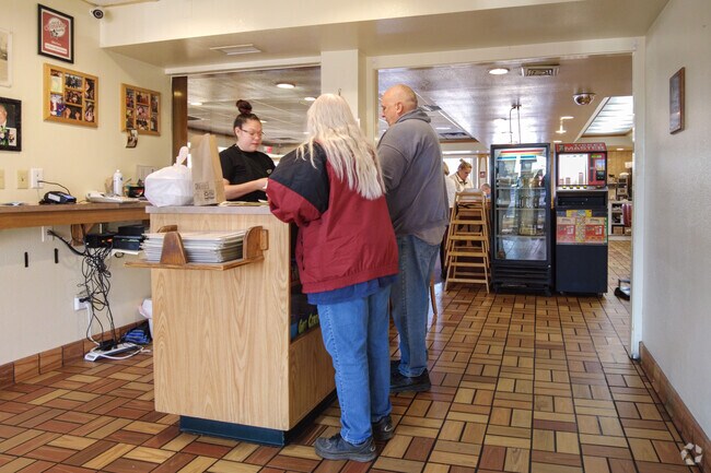 Tommy’s Home Run Family Restaurant serves breakfast all day long.