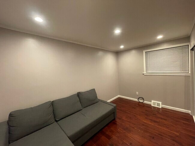 2314 Strahle St unit B, Philadelphia, PA 19152 - photo 6