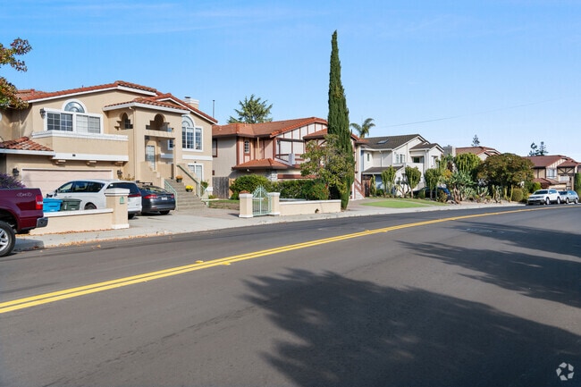 Beverly Terrace has a variety of architectural styles in different price ranges.