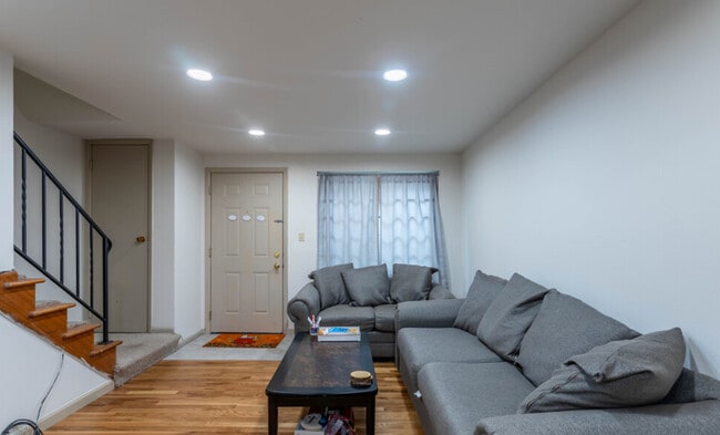 28-43 E 18th Ave, Columbus, OH 43201 - photo 3