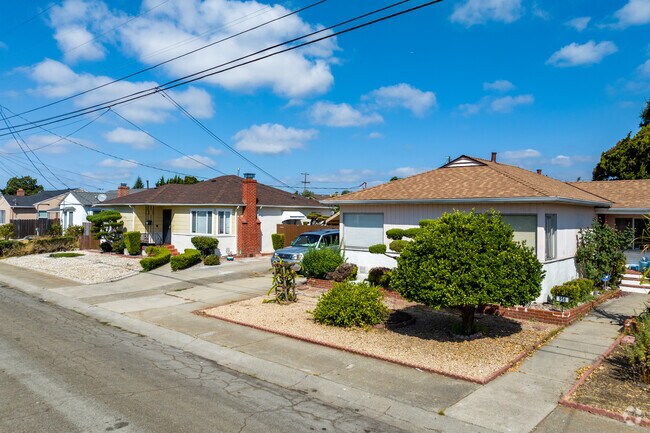 Homes in Lower Bal come in a wide range of shapes and sizes.