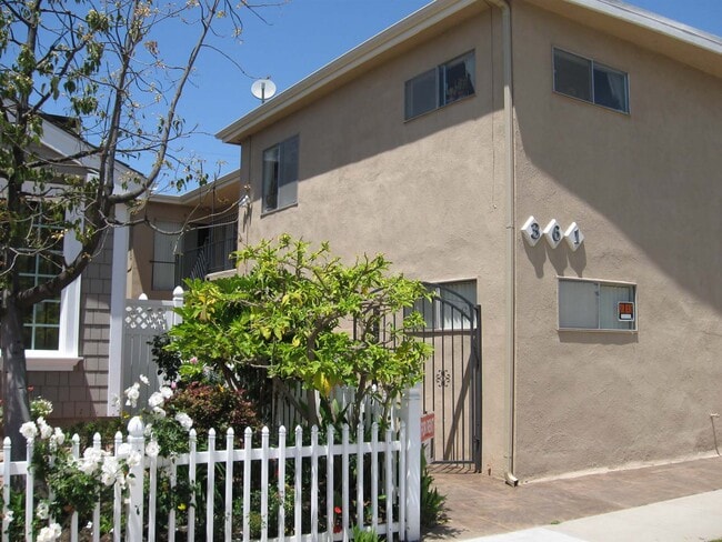 361 13th St unit SEAL BEACH 4, Seal Beach, CA 90740 - photo 2