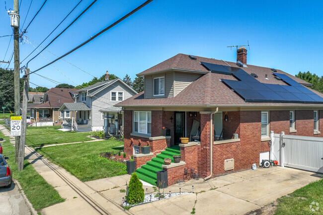 Rows of four square bungalow homes are situated in Swiftt, Rockford.