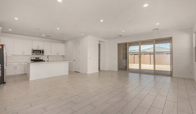 5440 W Loma Ln, Glendale, AZ 85302 - photo 3