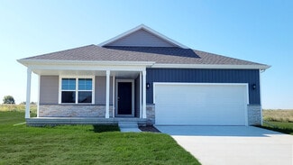 2845 Mary Dr, Hiawatha, IA 52233