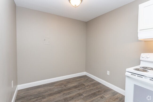 2BR, 1BA - Dining Area