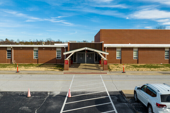 Students at South Elementary attend grades Kindergarten through 4th.