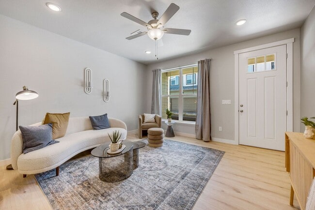 827 Schlagel St unit 36488807, Fort Collins, CO 80524 - photo 2