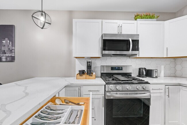 529 Ave E unit ID1073831P, Bayonne, NJ 07002 - photo 7