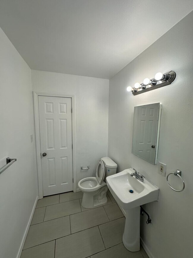 13222-13226 MacLay St unit 13226 Maclay St 6, San Fernando, CA 91340 - photo 4
