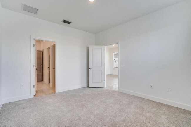 16132 Old Fox Trail unit 36664350, Port Charlotte, FL 33953 - photo 7