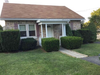 3820 Chestnut St, Emmaus, PA 18049