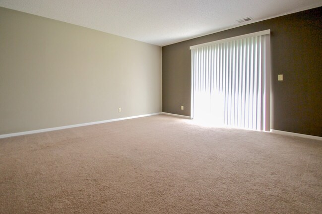 Oak Creek Apartments, Bellevue, NE 68005 - photo 5