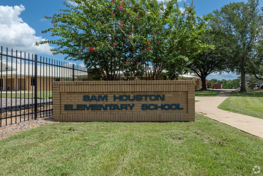 Ignite curiosity at Sam Houston Elementary , where knowledge thrives.