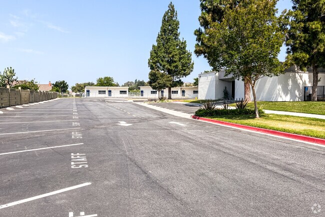 Glenview Elementary School is located near Orangethorpe avenue in Anaheim.