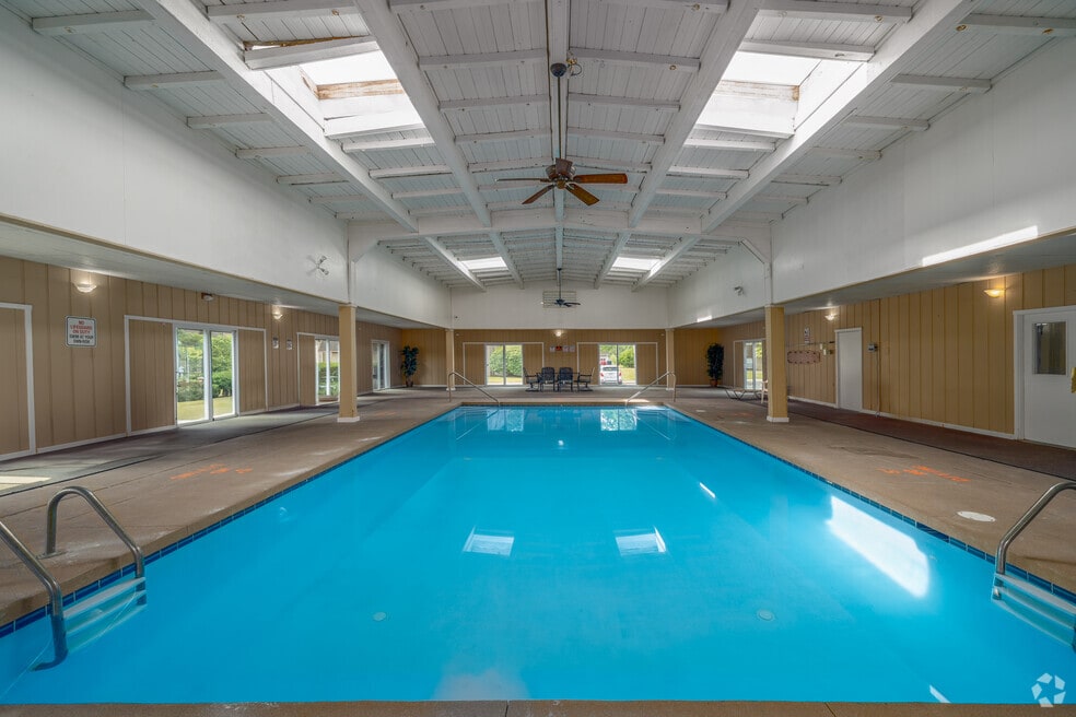 Deer Creek Apartments, Austintown, OH 44515 - photo 1