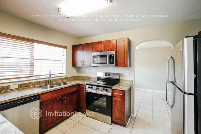 1330 NW 192nd Ln, Pembroke Pines, FL 33029 - photo 7