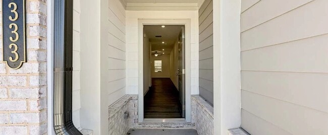 5333 Frontier Ct, Flowery Branch, GA 30542 - photo 3