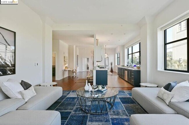 1001 46th St unit Cavernous 2bdrm, Emeryville, CA 94608 - photo 6