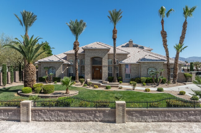 Homes in Craig Ranch are priced between $370,000 and $1.8 million.
