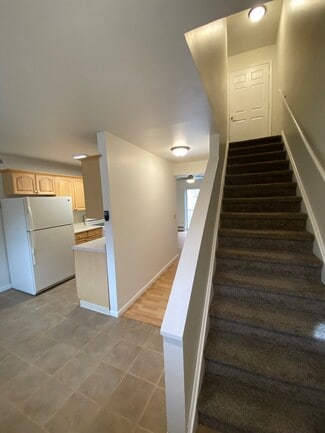 210 Vineyard Ave, Highland, NY 12528