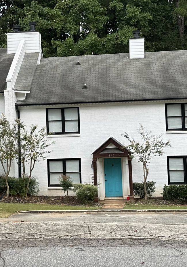 835 Burns Walk Ct NW Unit 835, Lilburn, GA 30047