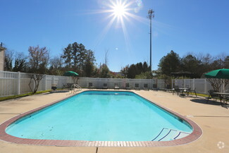 180 Hidden Lakes Ct, Macon, GA 31204