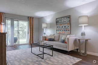 203 Breckinridge Square, Louisville, KY 40220