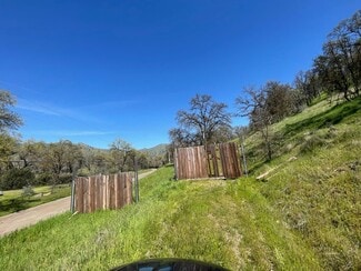 37575 Shadybrook Ln, Yokuts Valley, CA 93675