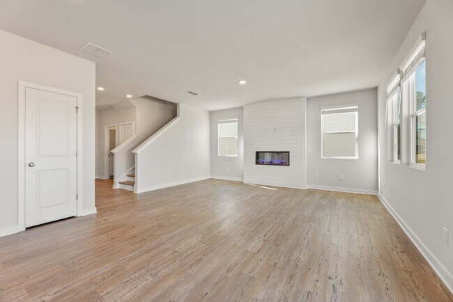 5262 Mulberry Creek Way, Flowery Branch, GA 30542 - photo 4