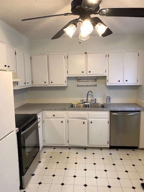 3219 Regents Park Ln unit A, Greensboro, NC 27455 - photo 2