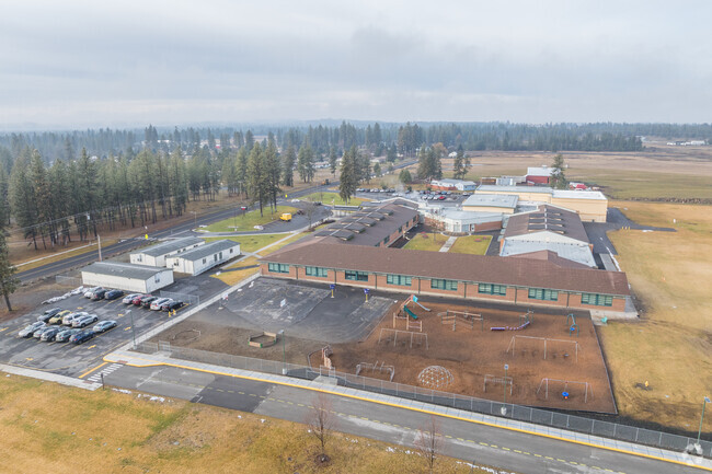 Windsor Elementary is located in a rural neighborhood.