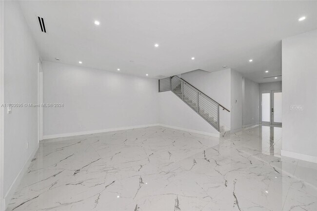 621 SW 15th St, Deerfield Beach, FL 33441 - photo 4