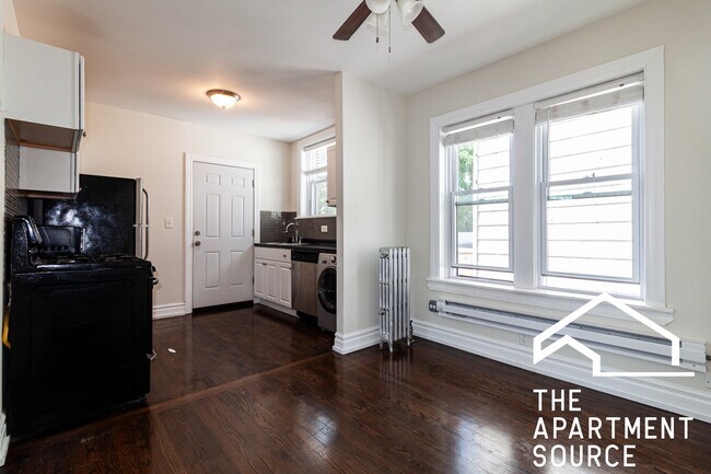 2133 W Giddings St unit 3C, Chicago, IL 60625 - photo 3