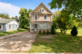 1312 3rd St, Moline, IL 61265