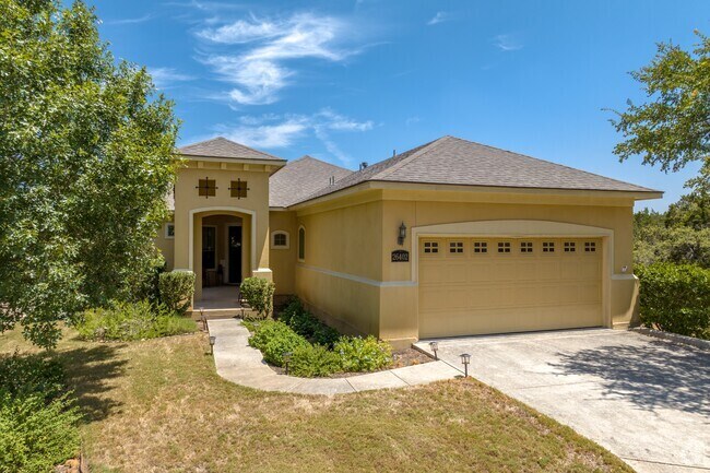 The homes in Smithson Valley range in size from 2,000 to 2,800 square feet.