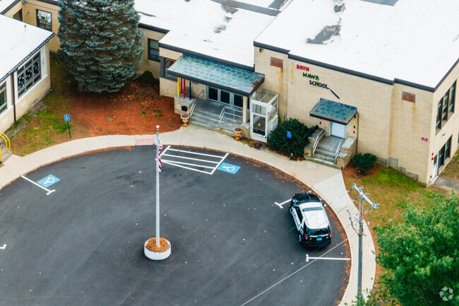 Bryn Mawr Elementary School provides a well-rounded education and promotes academic excellence.