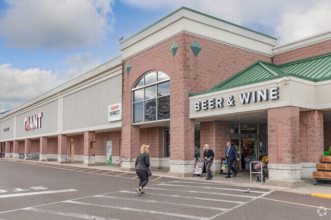Giant is a favorite supermarket for Franconia Township locals.