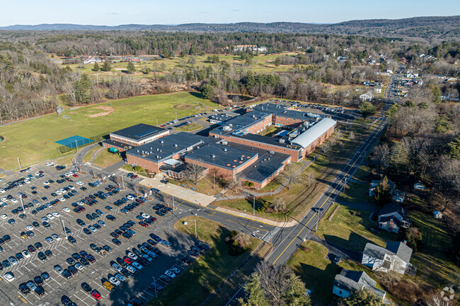 Students at Simsbury High have 60% math proficiency and 83% reading.