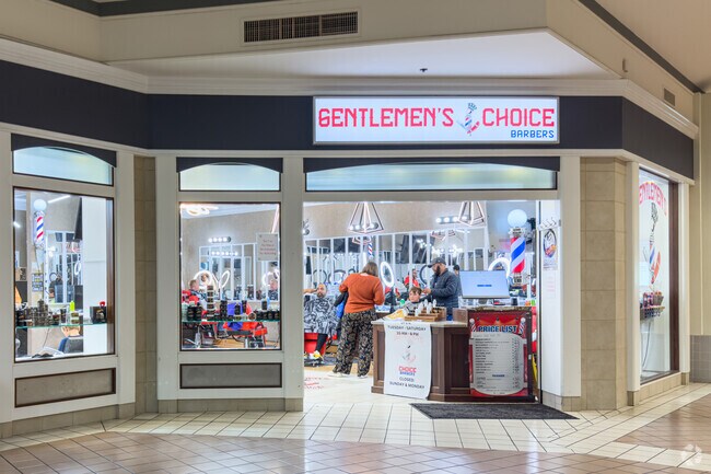 Miller Hill Mall offer shopping and personal care services for residents in Duluth Heights.